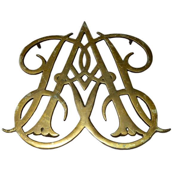 Williamsburg 1950s Queen Ann Monogram Brass Cyphor Hot Plate Trivet Brass - Picture 1 of 9